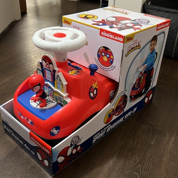 Spidey Adventure Ride-on - Picture 2 of 5